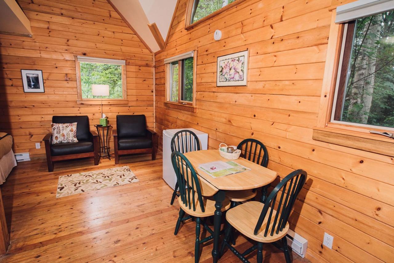Across The Creek Cabins Clearwater Exterior photo